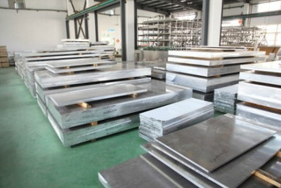 2214鋁合金貼膜板市場解析 性能優勢、應用領域及銷售價格因素